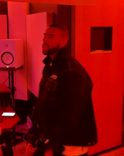 Watch Vic Mensa's leaked NSFW video on TwXstars