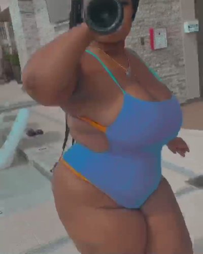 Watch LuhThick's leaked NSFW video on TwXstars