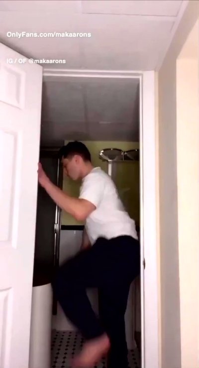 Watch mak's leaked NSFW video on TwXstars