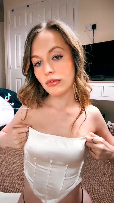 Watch weeblondie 🍑's leaked NSFW video on TwXstars