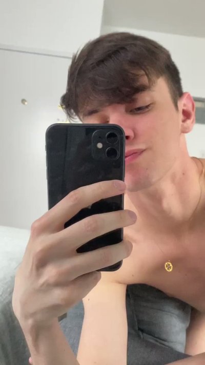 Watch Oliver Edwards's leaked NSFW video on TwXstars