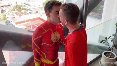 Watch Pinkie Mike's leaked NSFW video on TwXstars