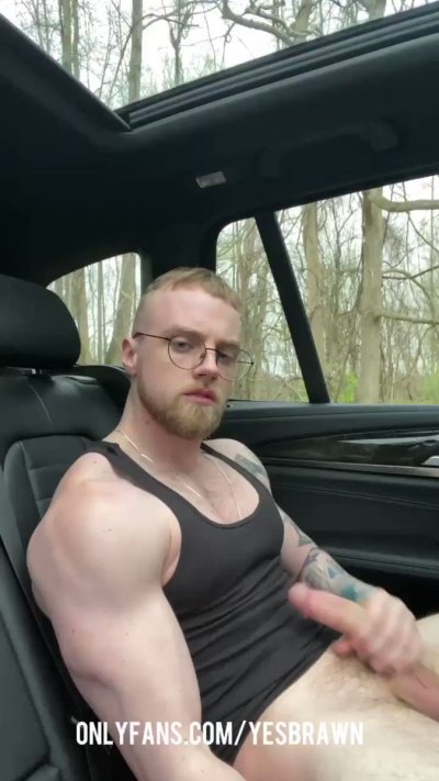 Watch YesBrawn's leaked NSFW video on TwXstars