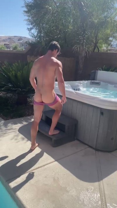 Watch SHRED KING's leaked NSFW video on TwXstars