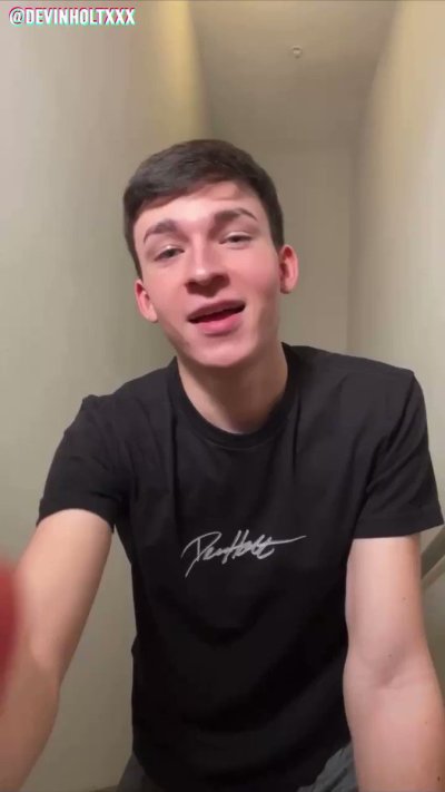 Watch Devin Holt's leaked NSFW video on TwXstars