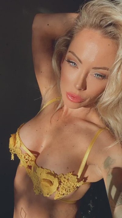 Watch Isabelle Deltore's leaked NSFW video on TwXstars