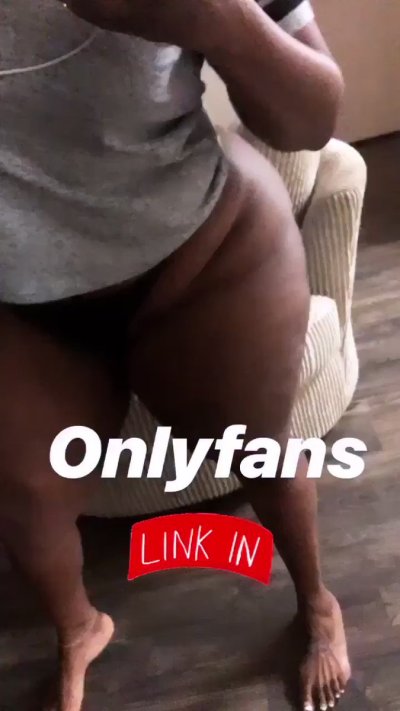 Watch iambooteeful 💋's leaked NSFW video on TwXstars