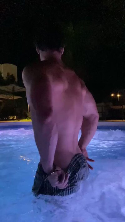 Watch SHRED KING's leaked NSFW video on TwXstars