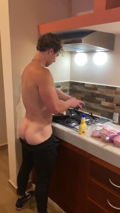 Watch SHRED KING's leaked NSFW video on TwXstars