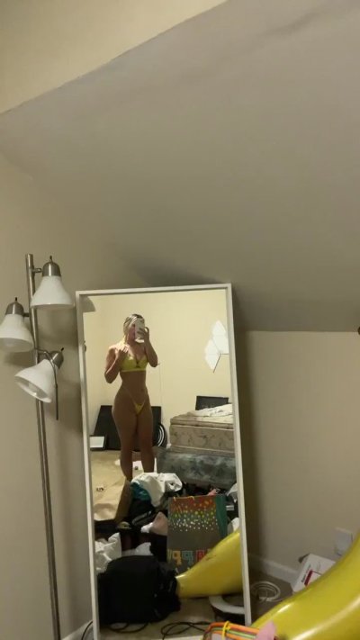 Watch AZRA😳's leaked NSFW video on TwXstars