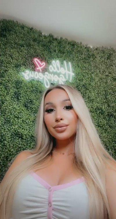 Watch AZRA😳's leaked NSFW video on TwXstars