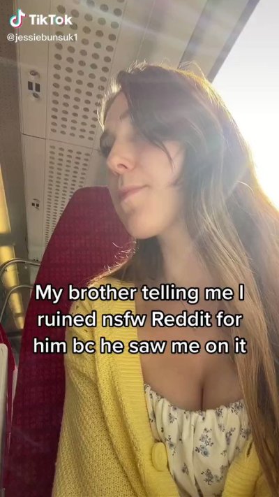 Watch JessieBuns's leaked NSFW video on TwXstars