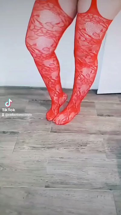 Watch marimari24's leaked NSFW video on TwXstars