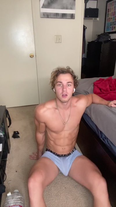 Watch SHRED KING's leaked NSFW video on TwXstars