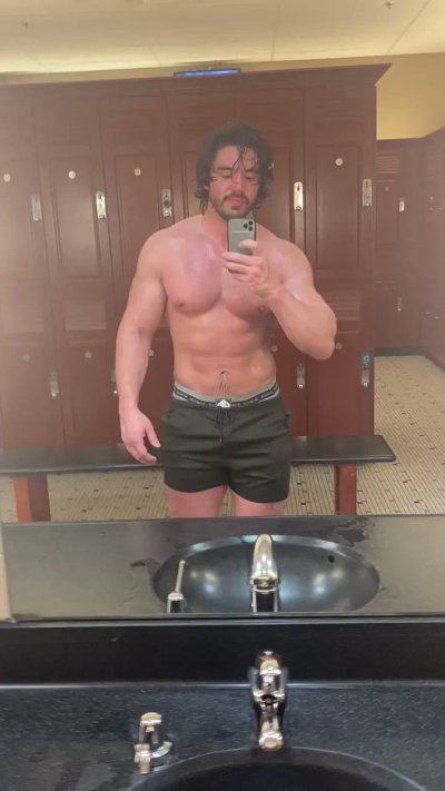 Watch Grand Axis's leaked NSFW video on TwXstars