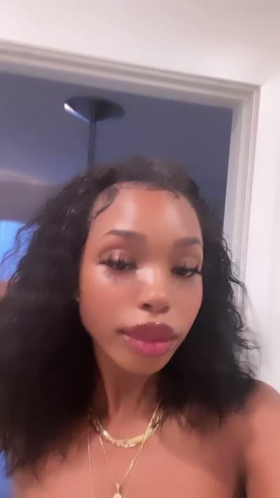 Watch Asia Eros's leaked NSFW video on TwXstars