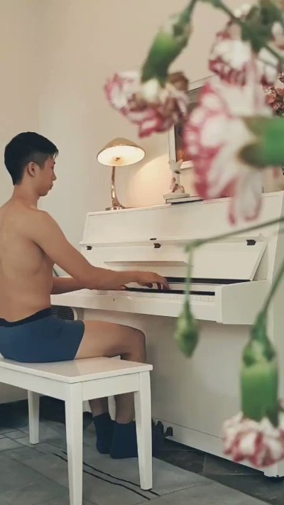 Watch Tyler Wu's leaked NSFW video on TwXstars