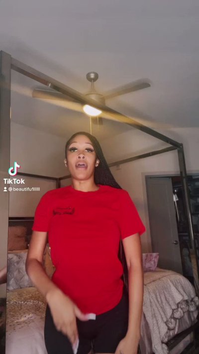 Watch MoMo's leaked NSFW video on TwXstars