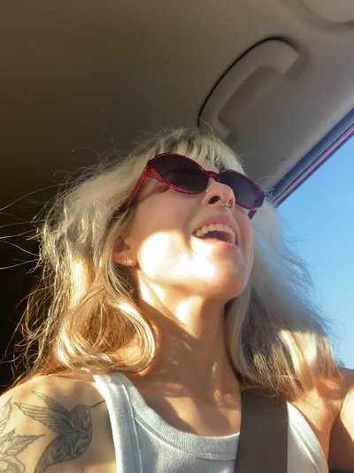 Watch awlivv's leaked NSFW video on TwXstars