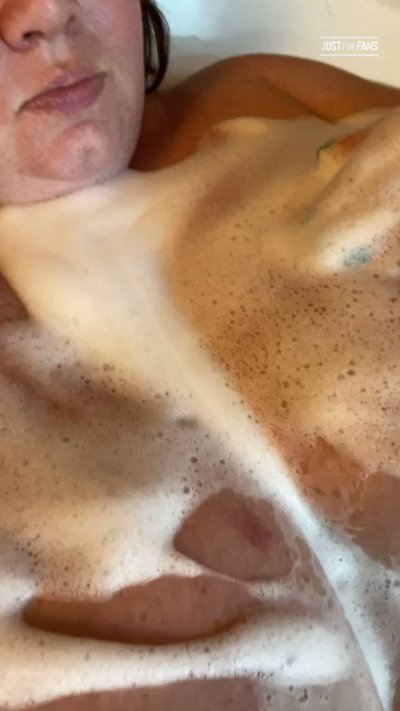 Watch Lexxxi Luxe's leaked NSFW video on TwXstars