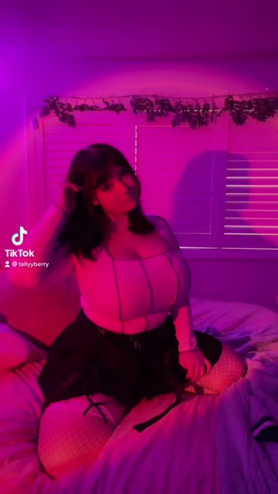 Watch tallyberry's leaked NSFW video on TwXstars