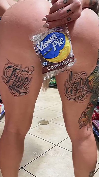 Watch XbunnyXkissesX | Inked MILF's leaked NSFW video on TwXstars