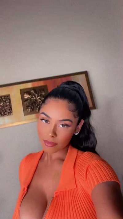 Watch Elsaaababy's leaked NSFW video on TwXstars