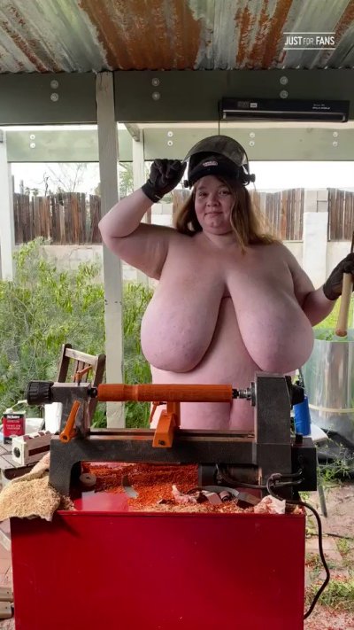 Watch Lexxxi Luxe's leaked NSFW video on TwXstars