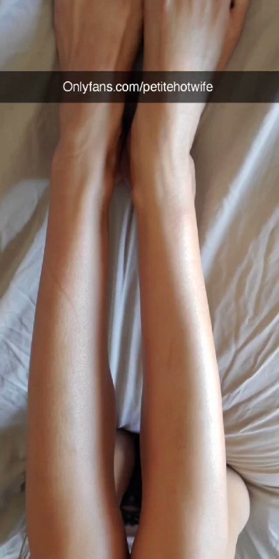 Watch HotwifeBre ❤️ birthday 8/29's leaked NSFW video on TwXstars