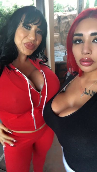 Watch MarizaRabbit's leaked NSFW video on TwXstars