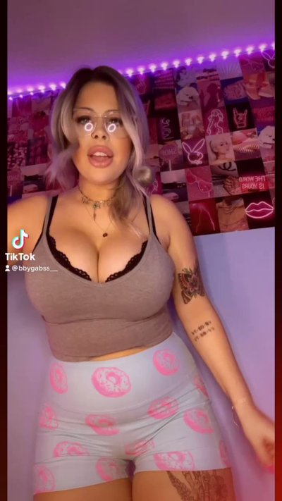 Watch Gabrielle 🩷🖤's leaked NSFW video on TwXstars