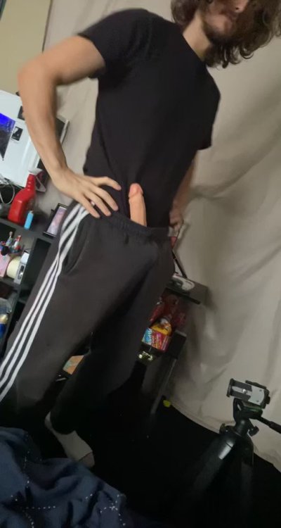 Watch Chriss_wade's leaked NSFW video on TwXstars