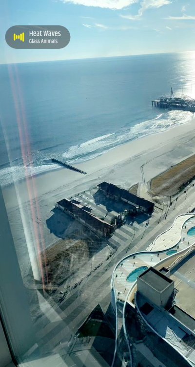 Watch C h e l l e 🍓🤍's leaked NSFW video on TwXstars