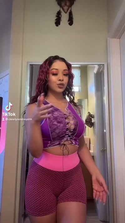 Watch DREYAHH🌸's leaked NSFW video on TwXstars
