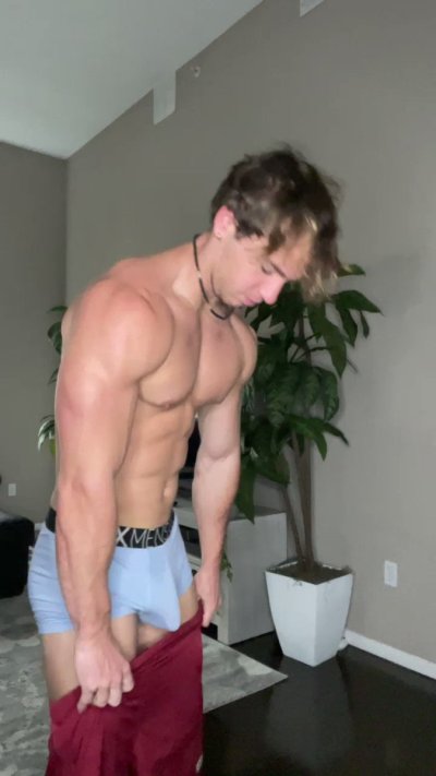 Watch SHRED KING's leaked NSFW video on TwXstars