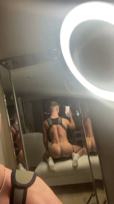 Watch Dean Young's leaked NSFW video on TwXstars