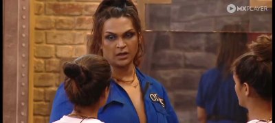 Watch Poonam Pandey's leaked NSFW video on TwXstars