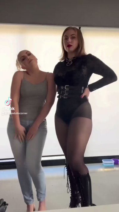 Watch cherryd27's leaked NSFW video on TwXstars