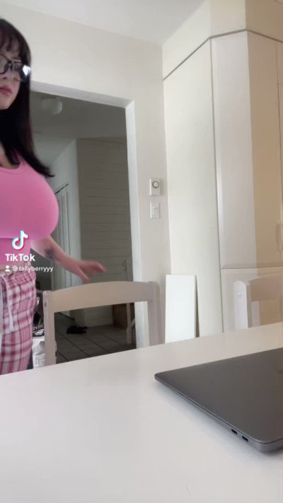 Watch tallyberry's leaked NSFW video on TwXstars