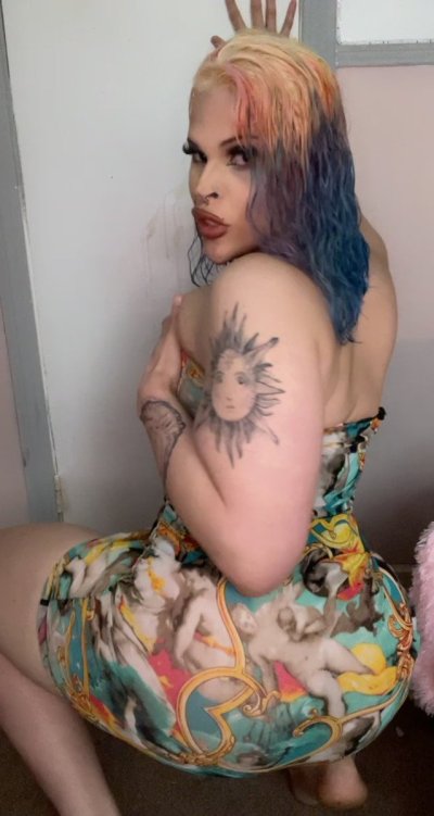 Watch ｑｕｅｅｎ ｋｏｎｇ's leaked NSFW video on TwXstars