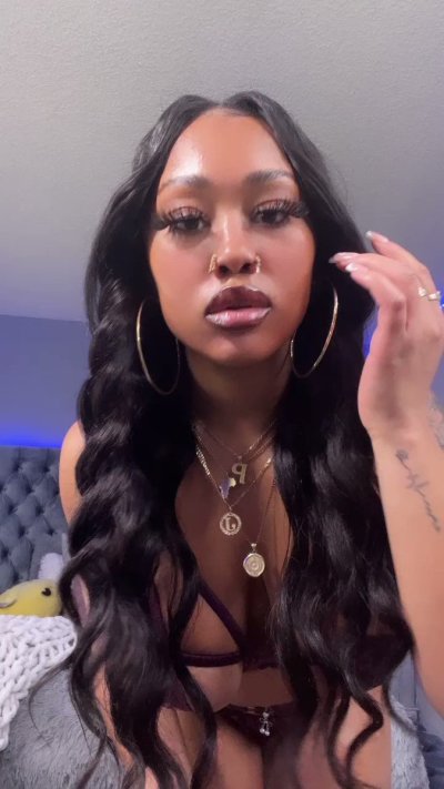 Watch oxtail's leaked NSFW video on TwXstars