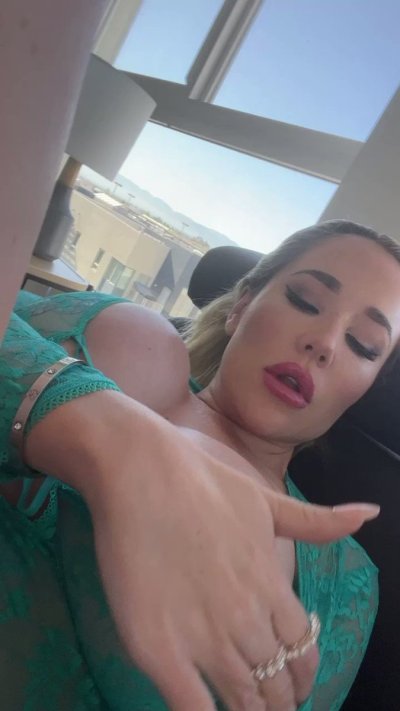 Watch Savannah Bond's leaked NSFW video on TwXstars