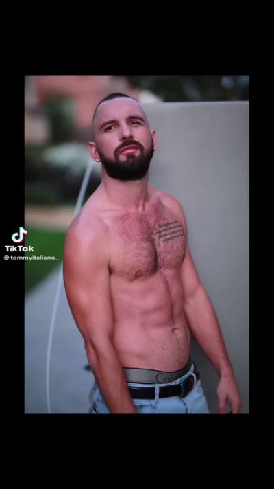 Watch Tommy Italiano's leaked NSFW video on TwXstars
