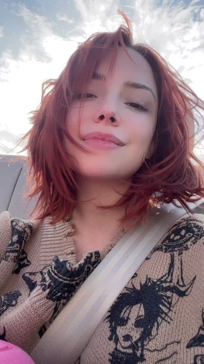 Watch Reb's leaked NSFW video on TwXstars