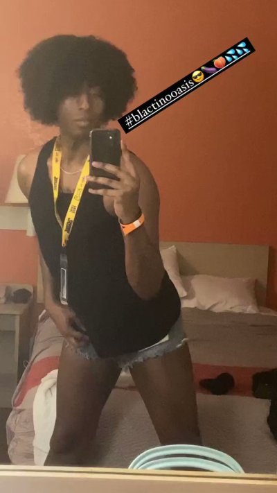 Watch LocdSuccubus💋🦇's leaked NSFW video on TwXstars