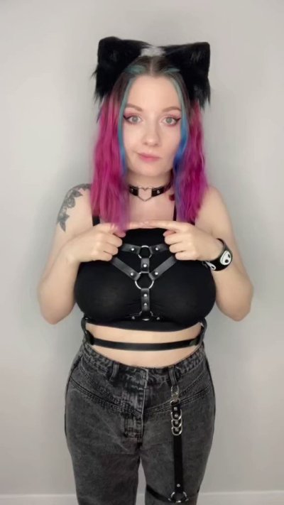 Watch Luna Fern's leaked NSFW video on TwXstars