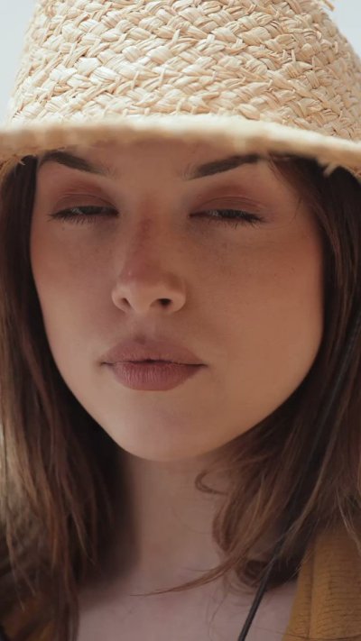 Watch Lauren Summer's leaked NSFW video on TwXstars