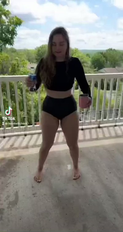 Watch MuscleMommyCosplays (🍑Linnea)'s leaked NSFW video on TwXstars