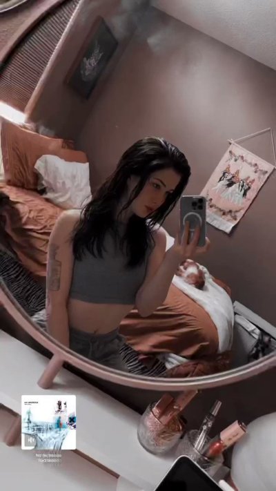 Watch Evelyn Claire's leaked NSFW video on TwXstars