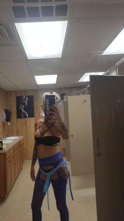 Watch Gypsyundersupervised's leaked NSFW video on TwXstars